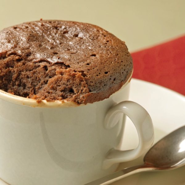 Bolo de chocolate na caneca